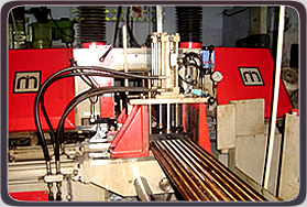 CNC HYDRAULIC BAND SAW MACHINE